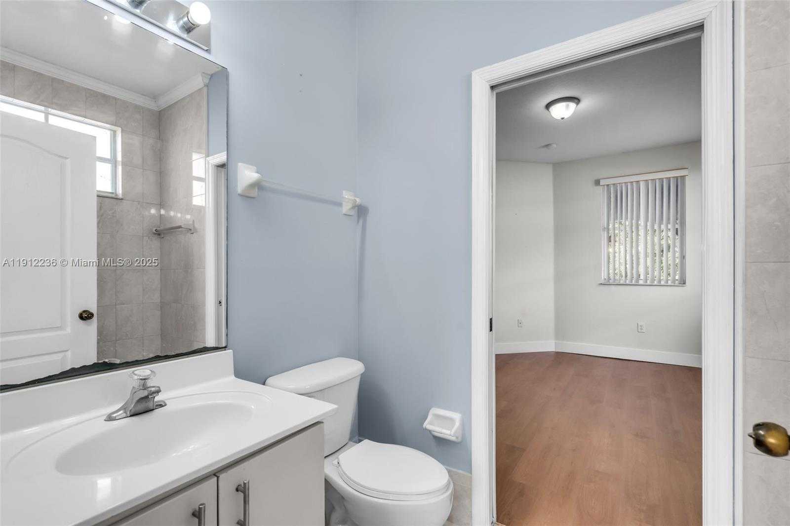 Small Image of 8920 NORTH WEST 180TH TER, Hialeah Number 33