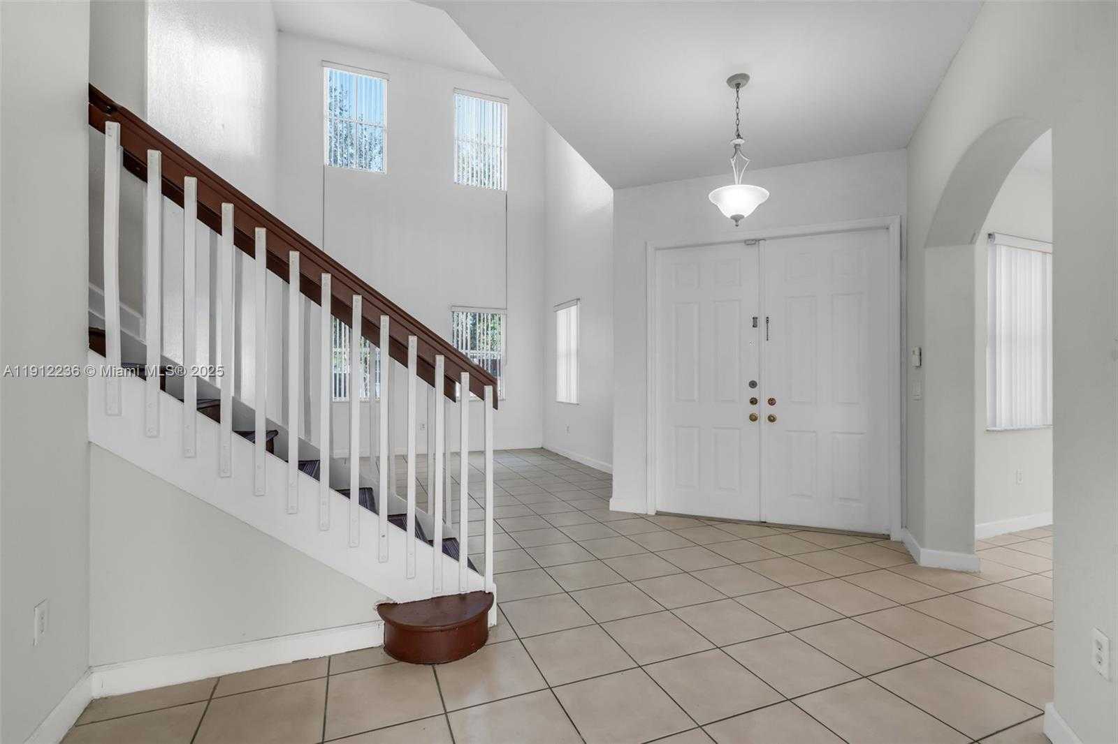 Small Image of 8920 NORTH WEST 180TH TER, Hialeah Number 7