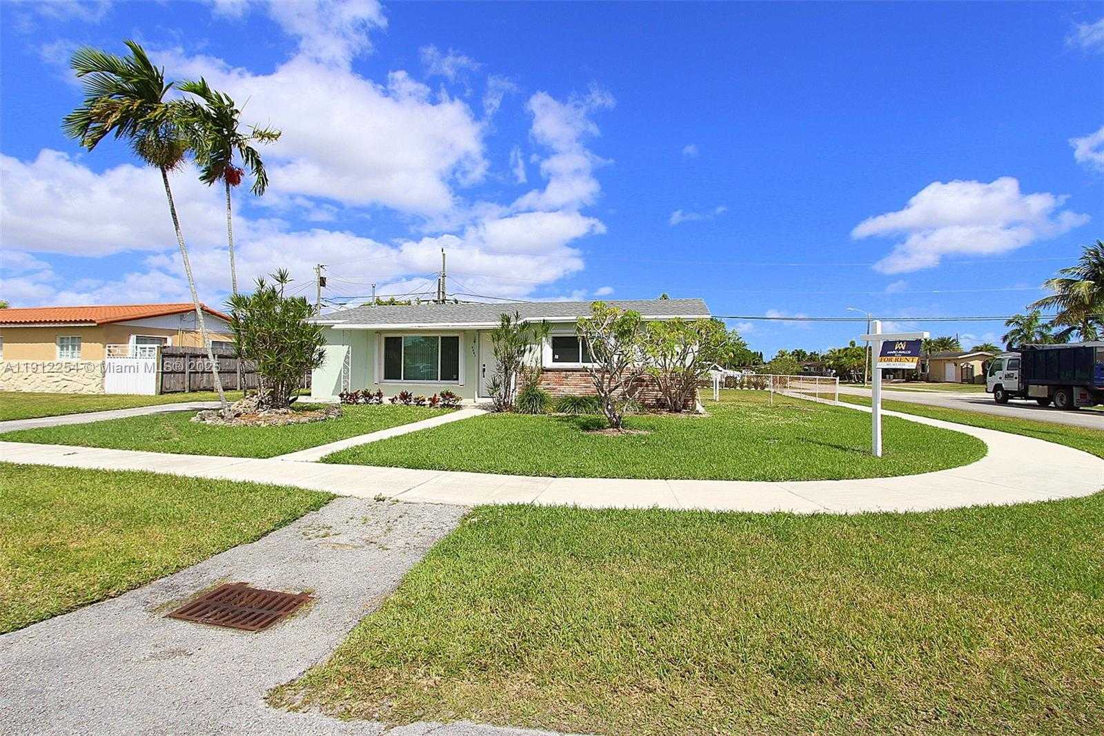 Small Image of 6203 SOUTH WEST 108TH PL, Miami Number 1