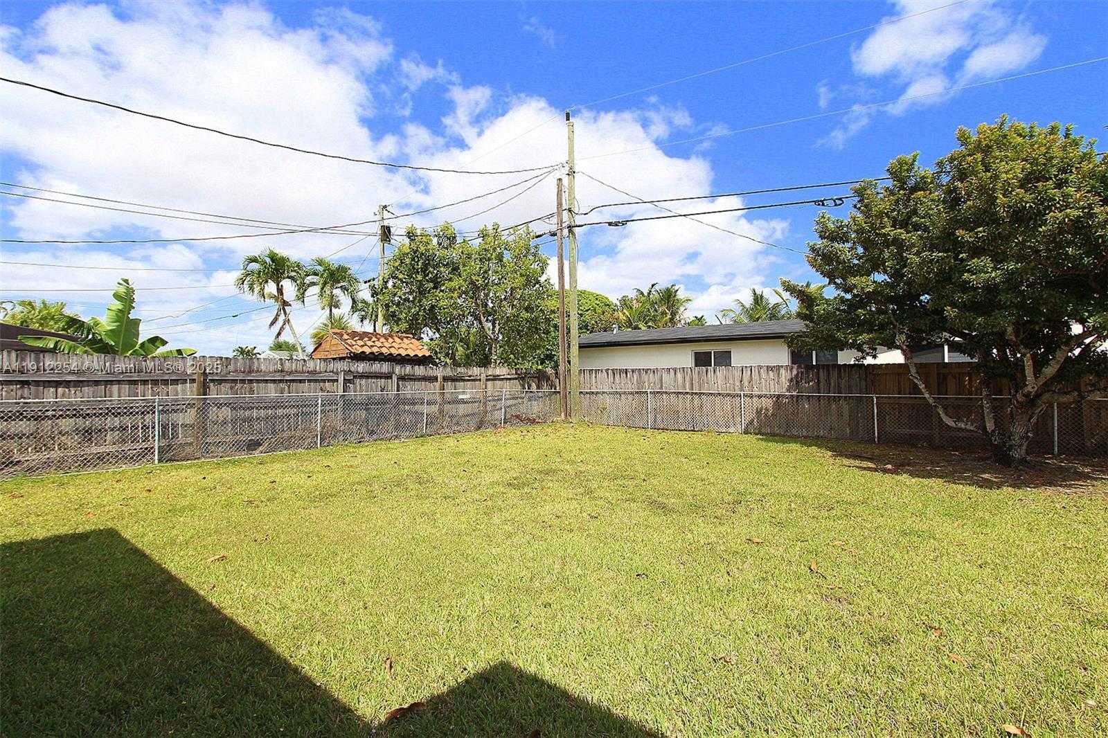 Small Image of 6203 SOUTH WEST 108TH PL, Miami Number 17