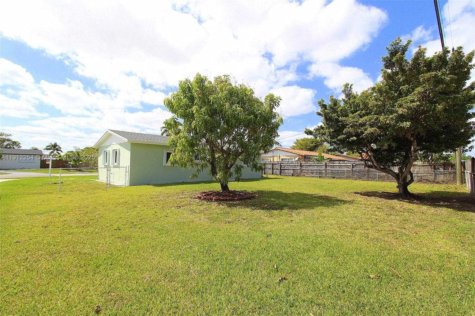 Small Image of 6203 SOUTH WEST 108TH PL, Miami Number 19