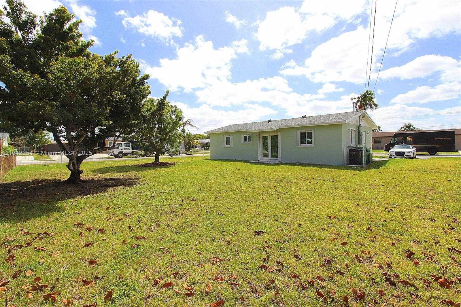 Small Image of 6203 SOUTH WEST 108TH PL, Miami Number 21