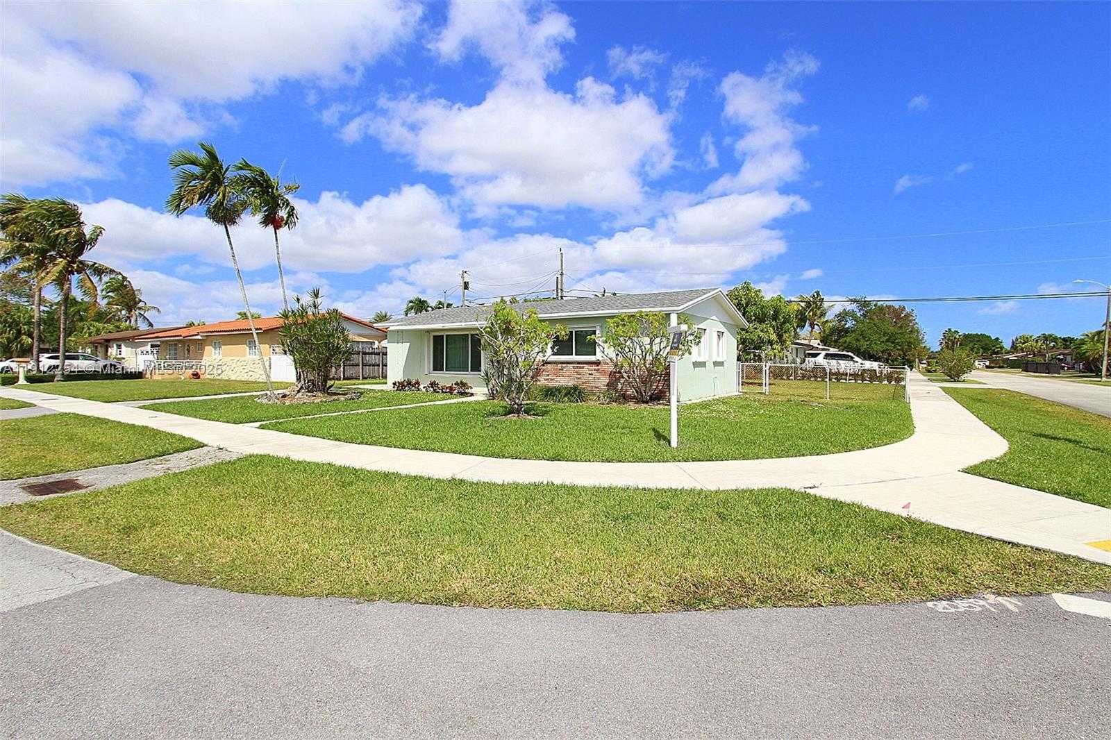 Small Image of 6203 SOUTH WEST 108TH PL, Miami Number 23