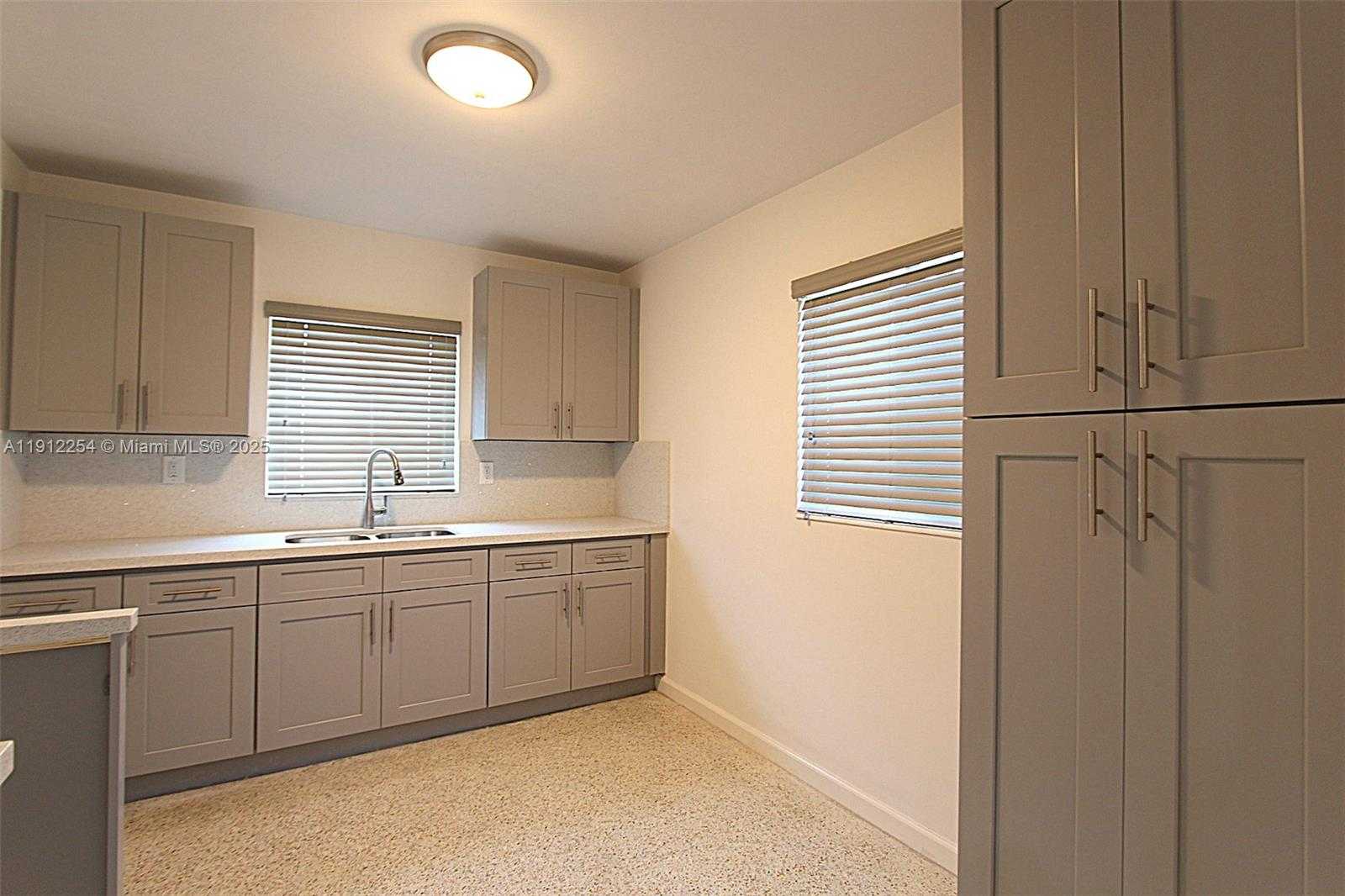 Small Image of 6203 SOUTH WEST 108TH PL, Miami Number 9