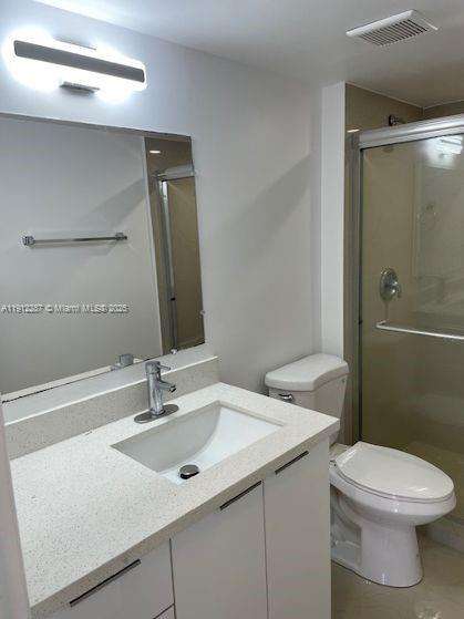 Small Image of 16950 WEST DIXIE HWY B141 HWY #141, North Miami Beach Number 11