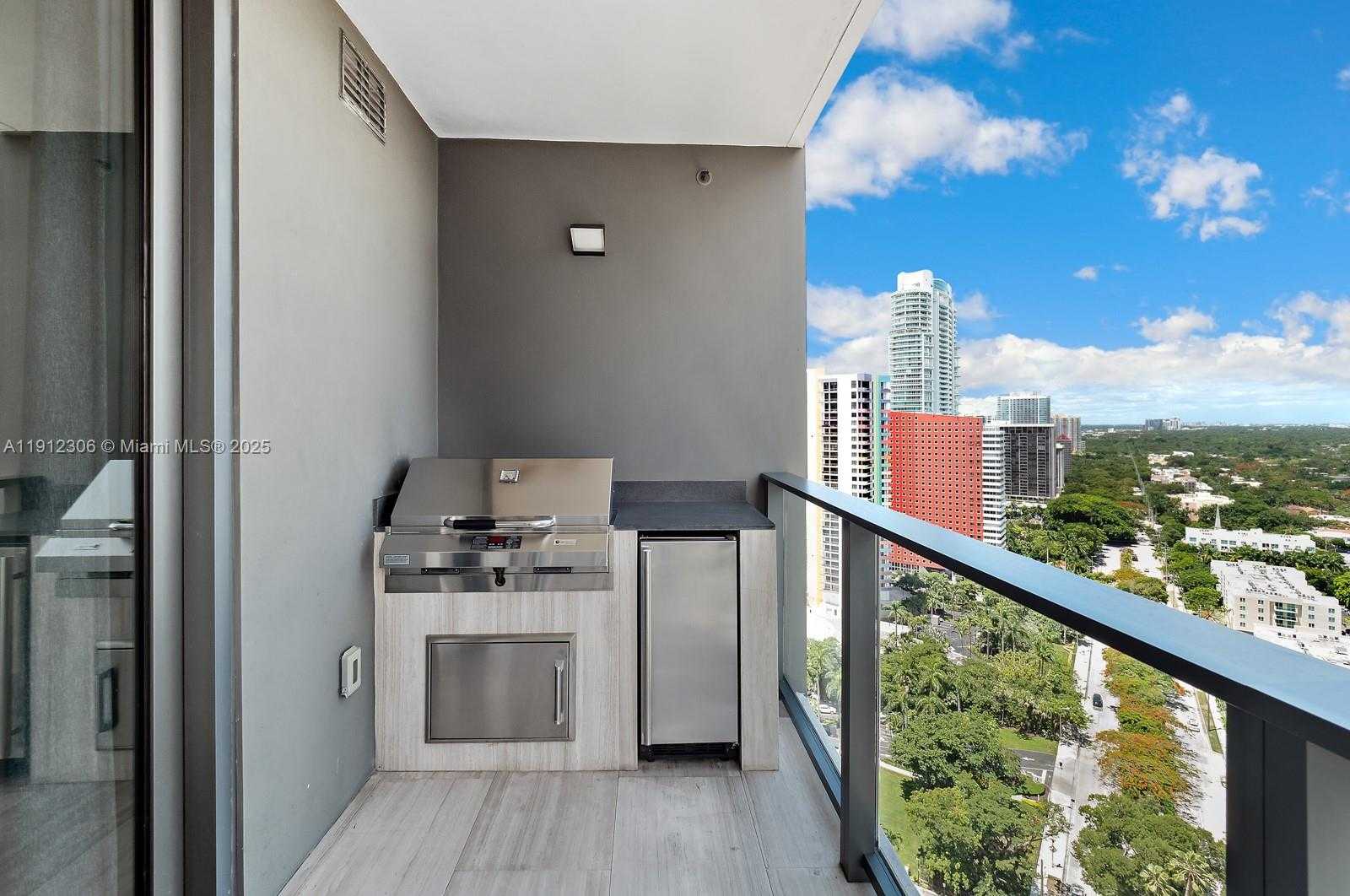 Small Image of 1451 BRICKELL AVE #2405, Miami Number 12