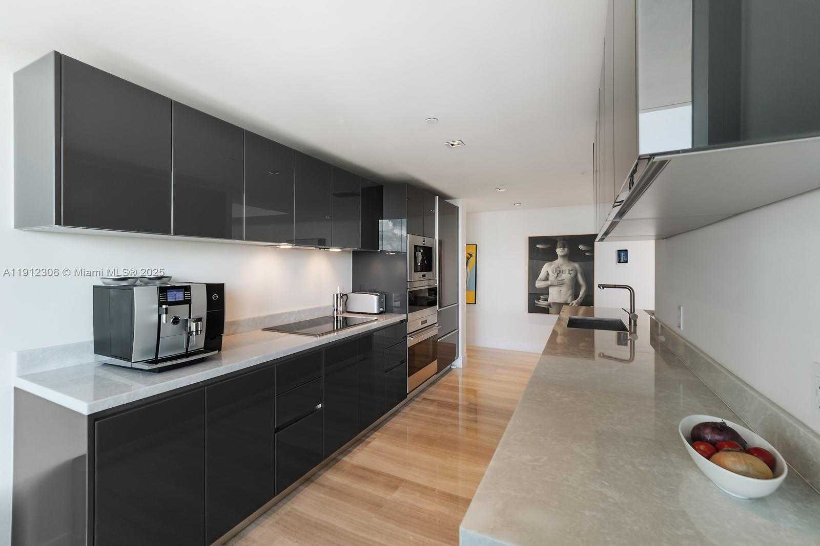 Small Image of 1451 BRICKELL AVE #2405, Miami Number 4