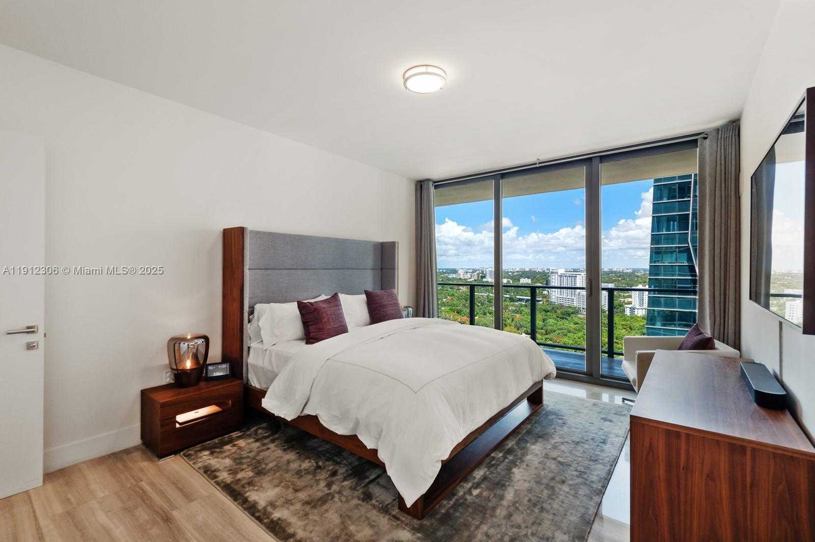 Small Image of 1451 BRICKELL AVE #2405, Miami Number 6