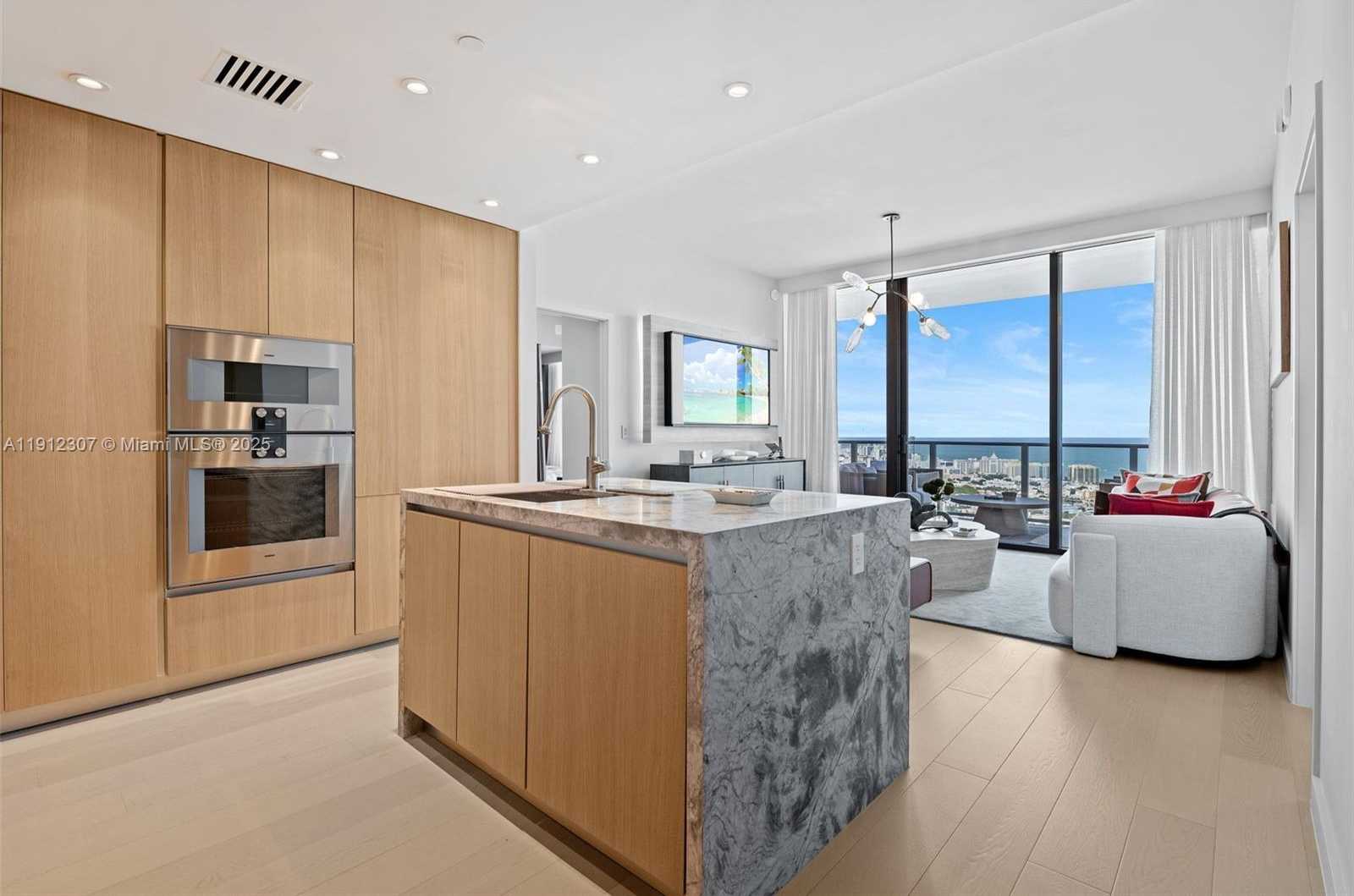 Small Image of 500 ALTON ROAD #4104, Miami Beach Number 13