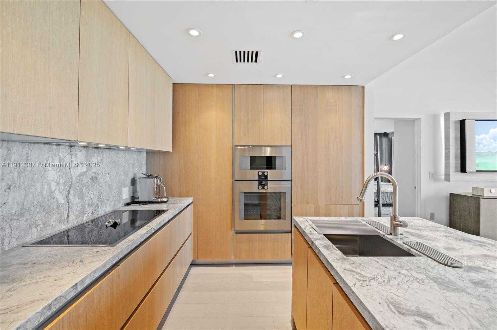 Small Image of 500 ALTON ROAD #4104, Miami Beach Number 14