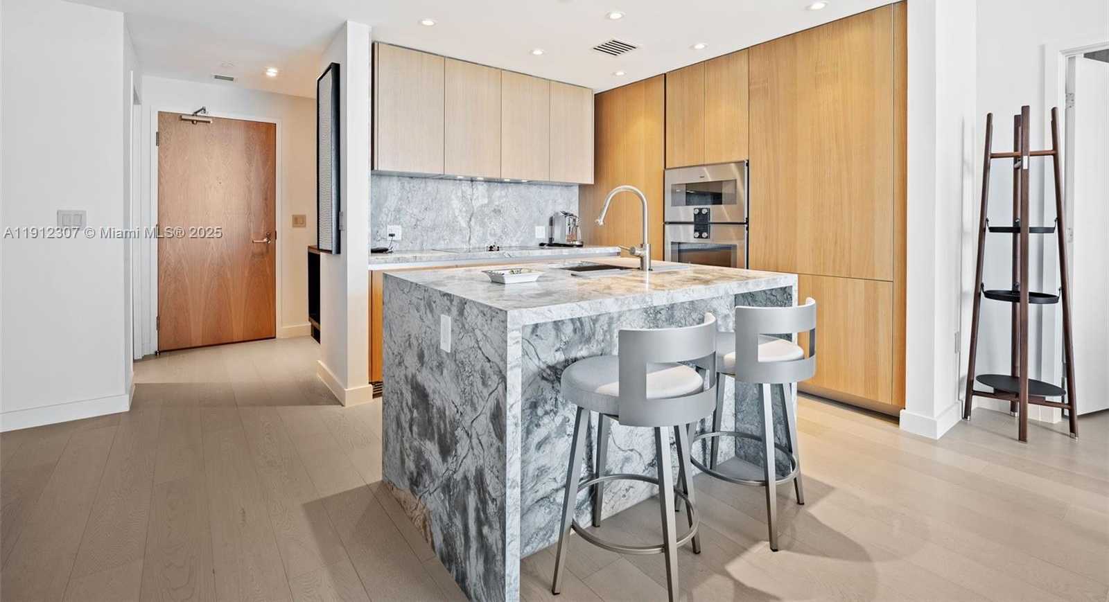 Small Image of 500 ALTON ROAD #4104, Miami Beach Number 15