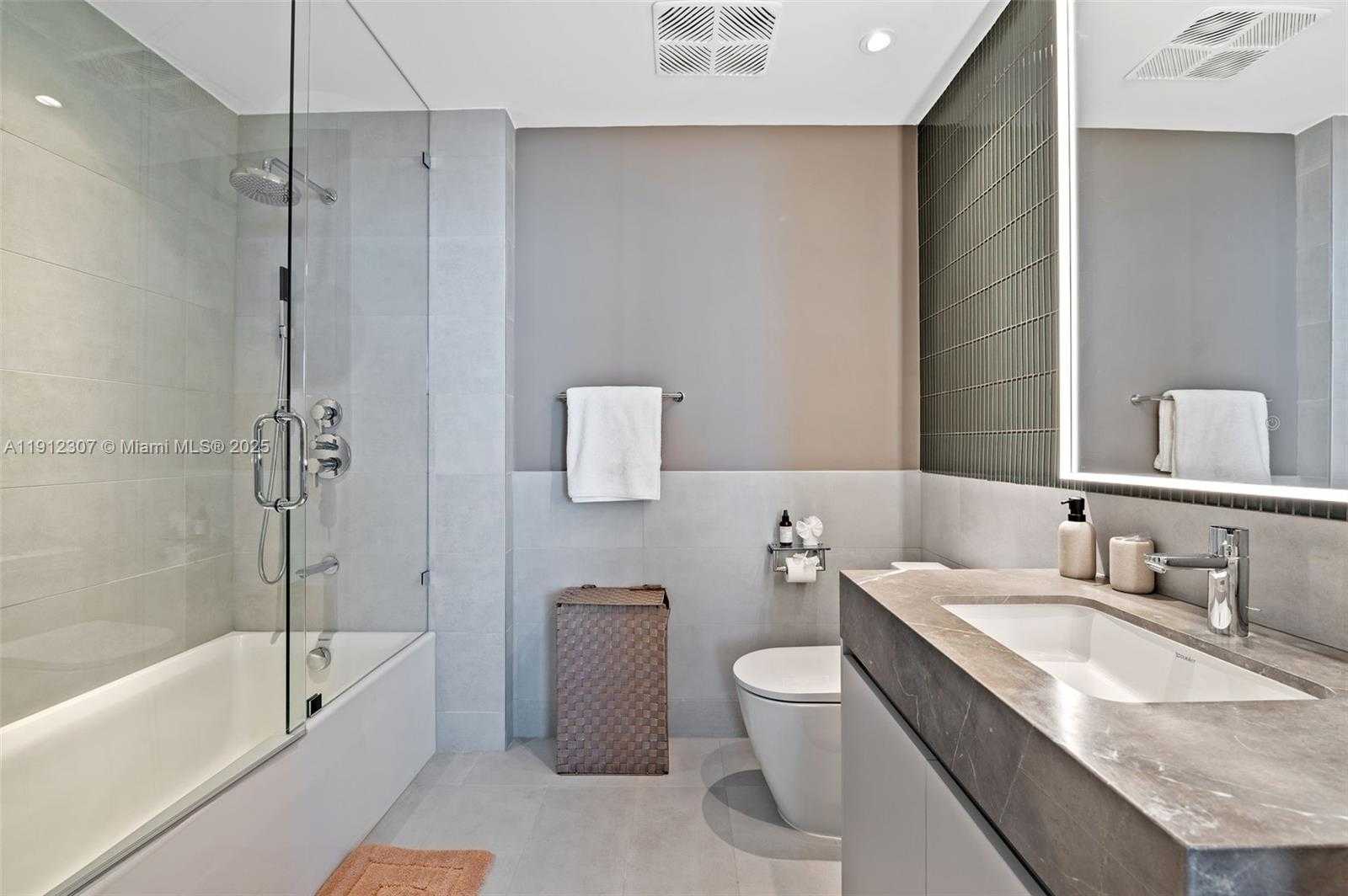 Small Image of 500 ALTON ROAD #4104, Miami Beach Number 2