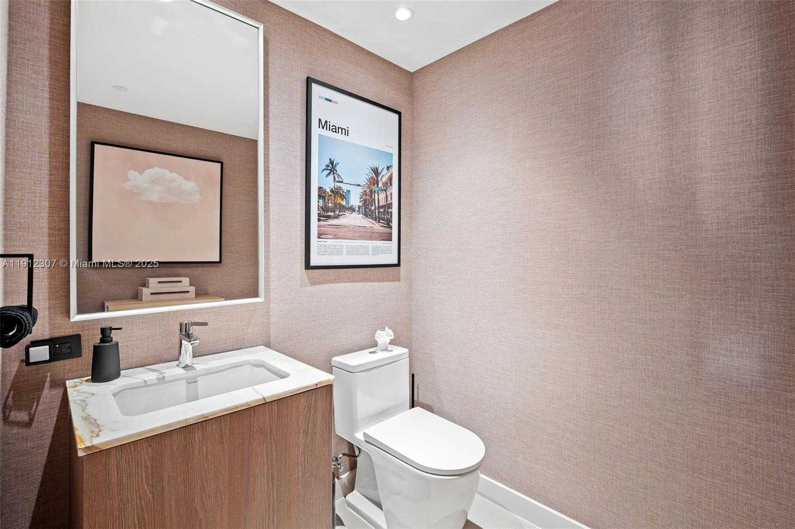 Small Image of 500 ALTON ROAD #4104, Miami Beach Number 23