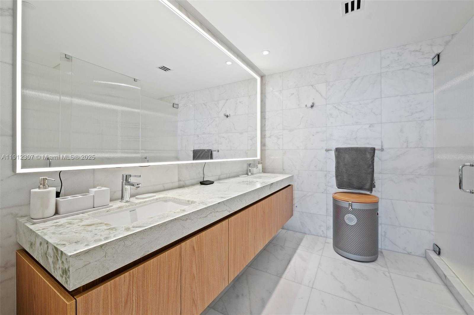 Small Image of 500 ALTON ROAD #4104, Miami Beach Number 4