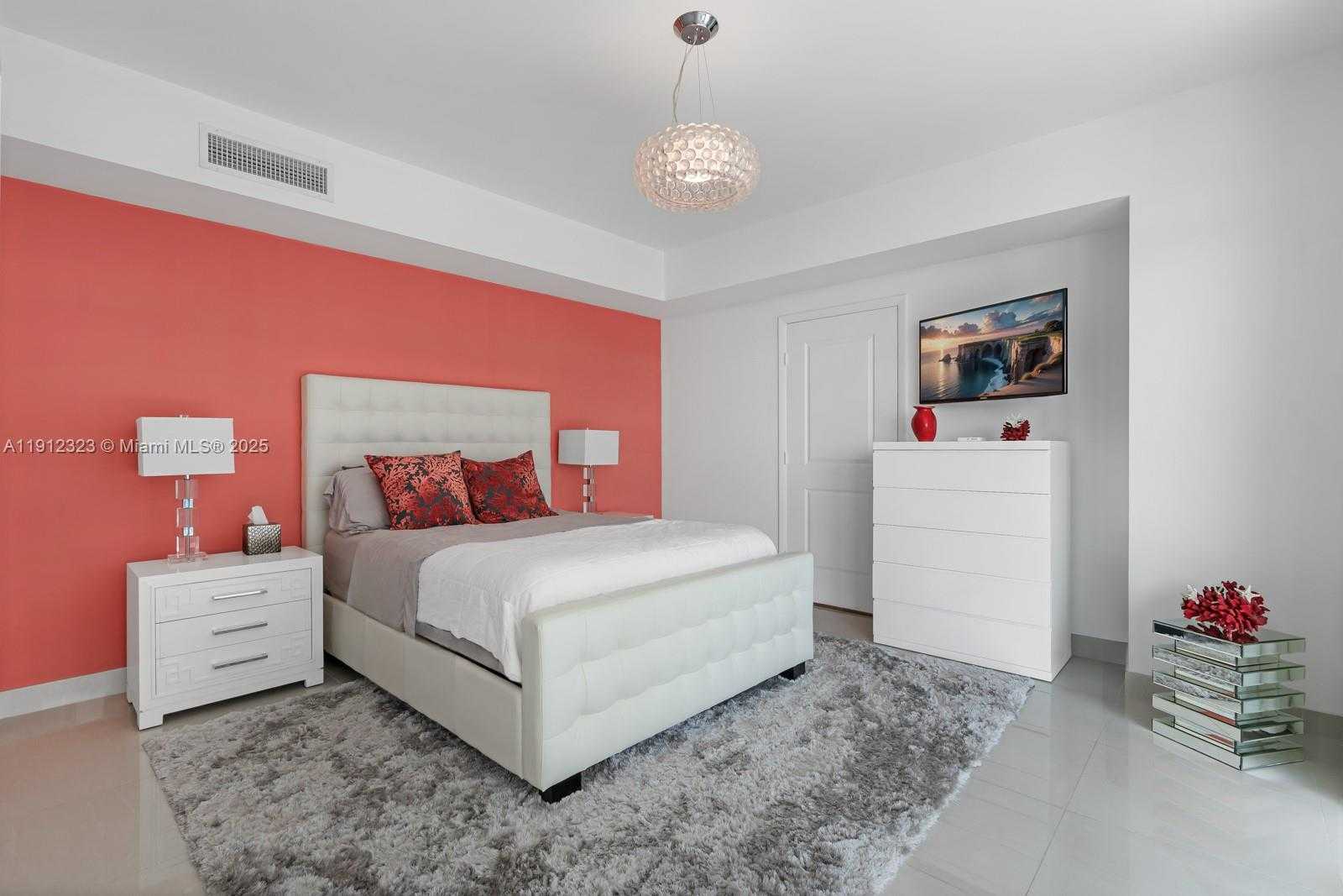 Small Image of 3737 COLLINS AVE #S-503, Miami Beach Number 27