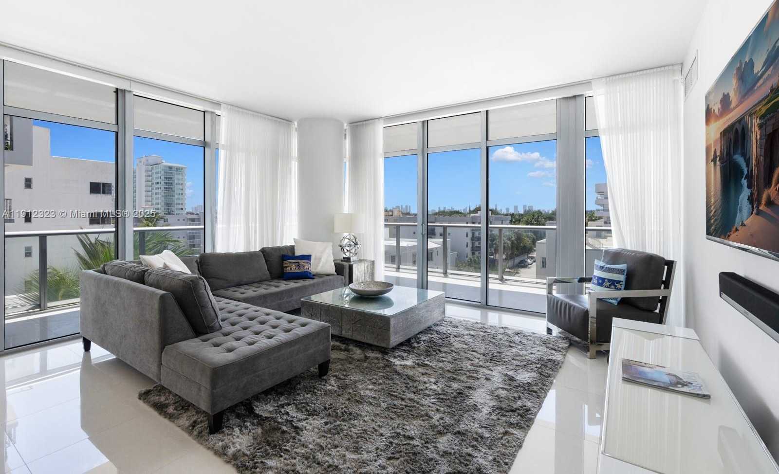 Small Image of 3737 COLLINS AVE #S-503, Miami Beach Number 30