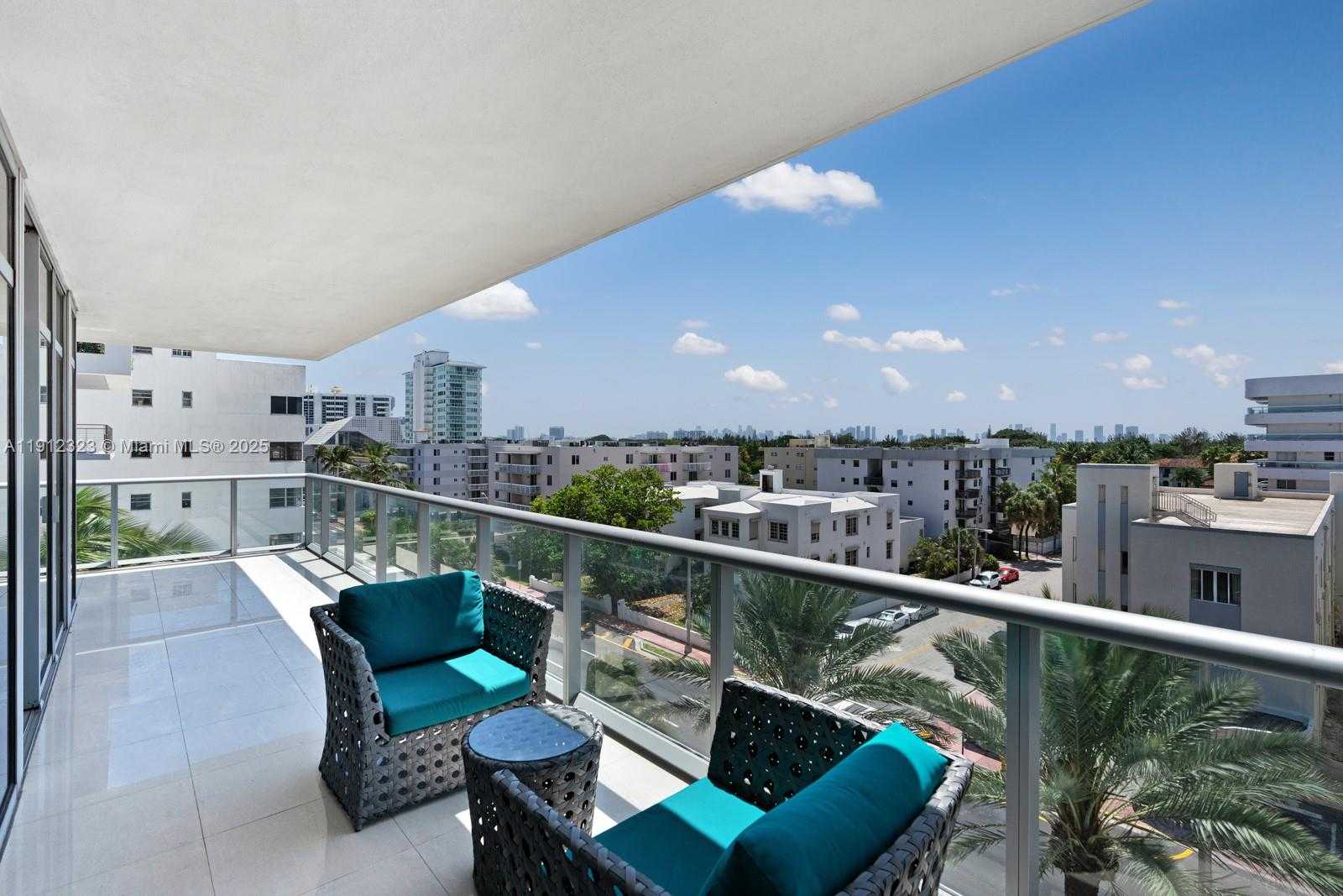 Small Image of 3737 COLLINS AVE #S-503, Miami Beach Number 31