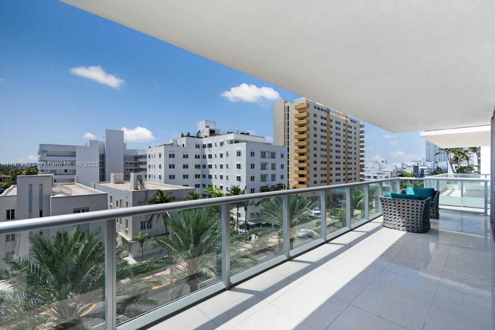 Small Image of 3737 COLLINS AVE #S-503, Miami Beach Number 32