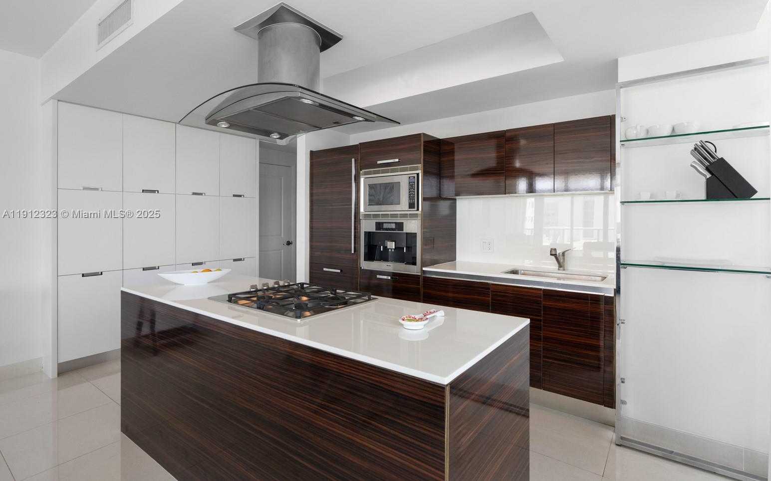 Small Image of 3737 COLLINS AVE #S-503, Miami Beach Number 36