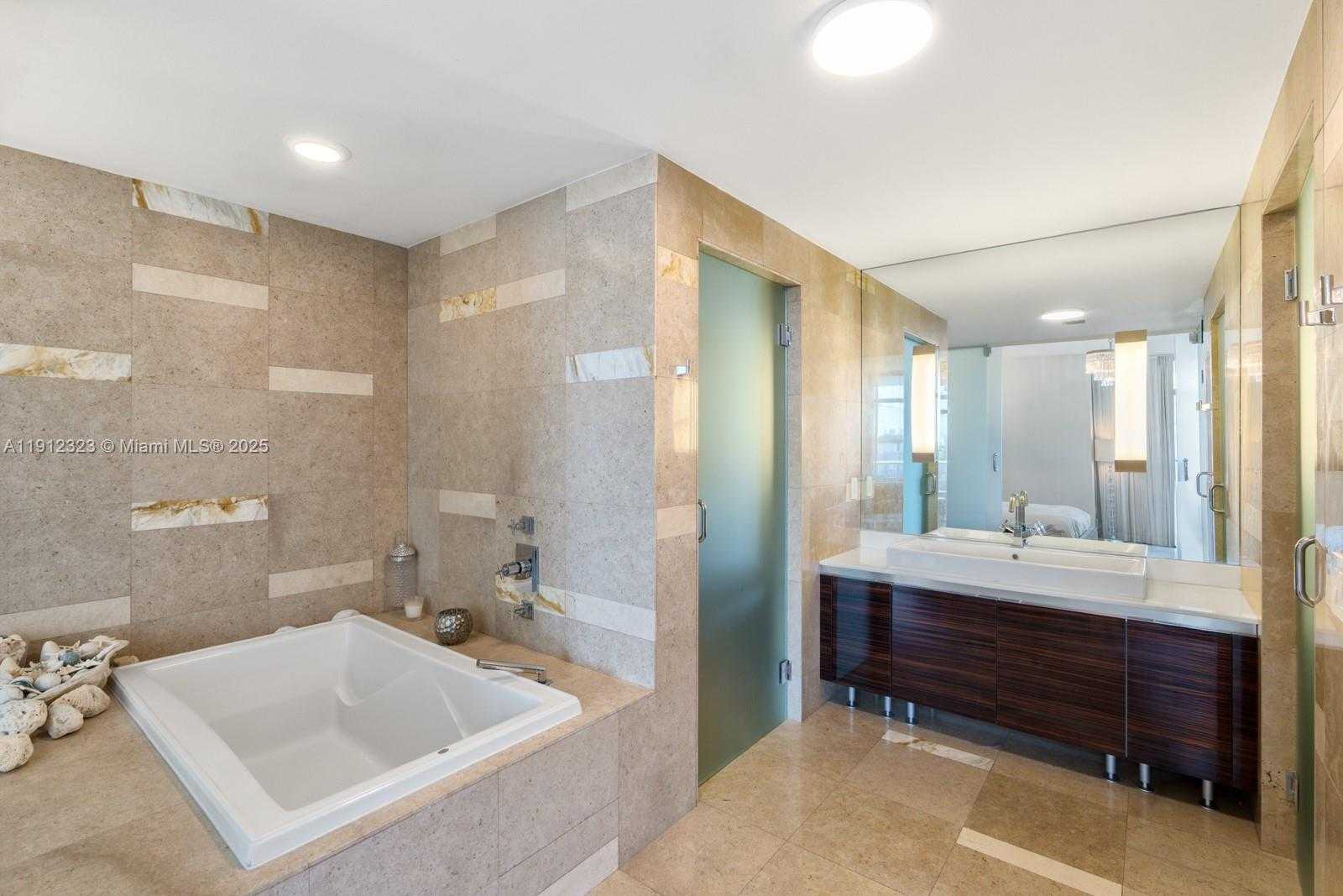 Small Image of 3737 COLLINS AVE #S-503, Miami Beach Number 37