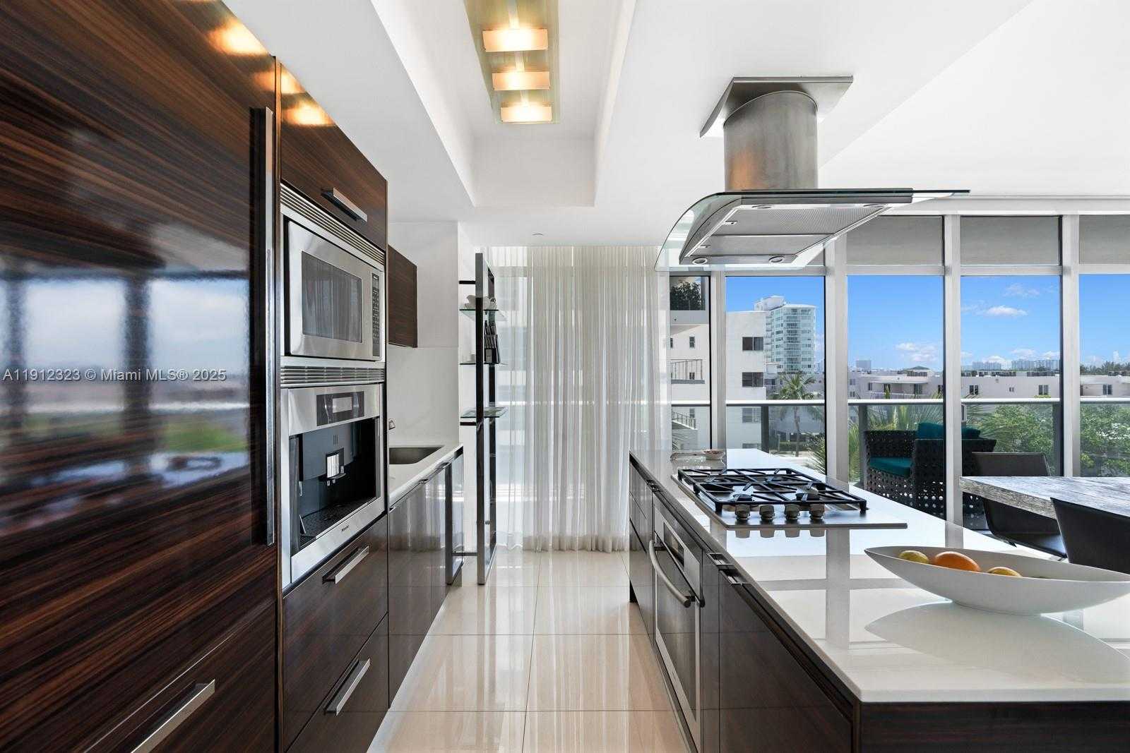 Small Image of 3737 COLLINS AVE #S-503, Miami Beach Number 5