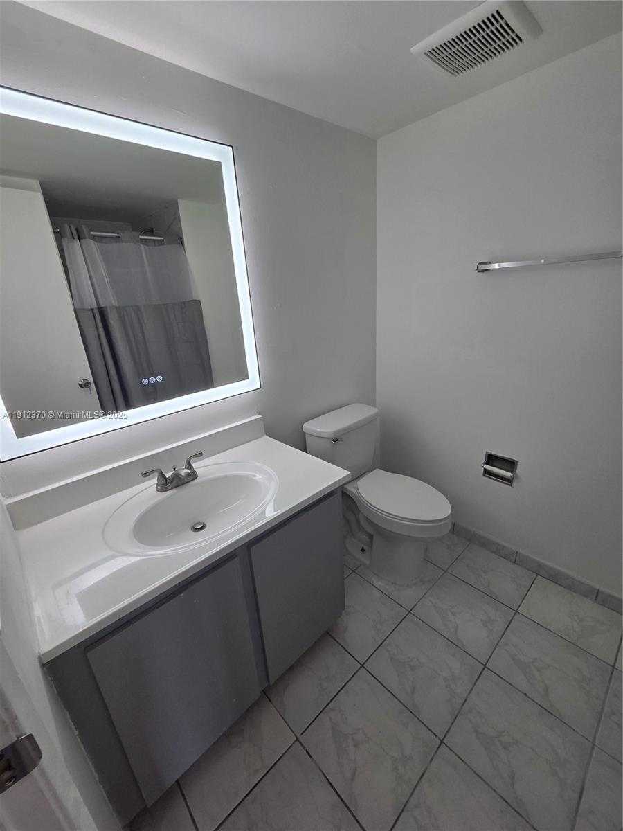 Small Image of 9433 FONTAINEBLEAU BLVD #212, Miami Number 26
