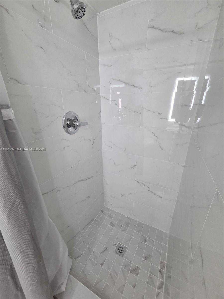 Small Image of 9433 FONTAINEBLEAU BLVD #212, Miami Number 28