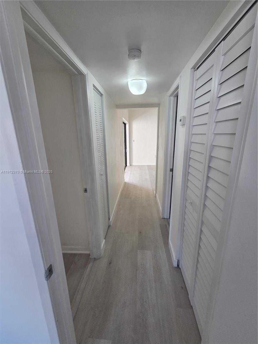 Small Image of 9433 FONTAINEBLEAU BLVD #212, Miami Number 31