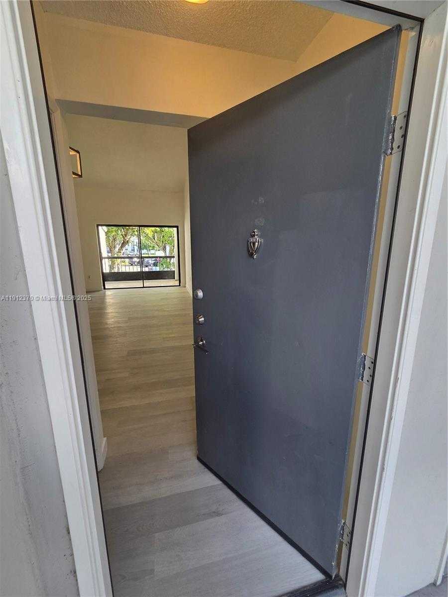 Small Image of 9433 FONTAINEBLEAU BLVD #212, Miami Number 32