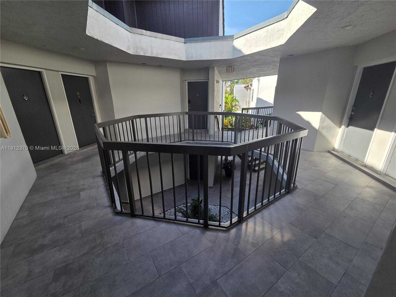 Small Image of 9433 FONTAINEBLEAU BLVD #212, Miami Number 33