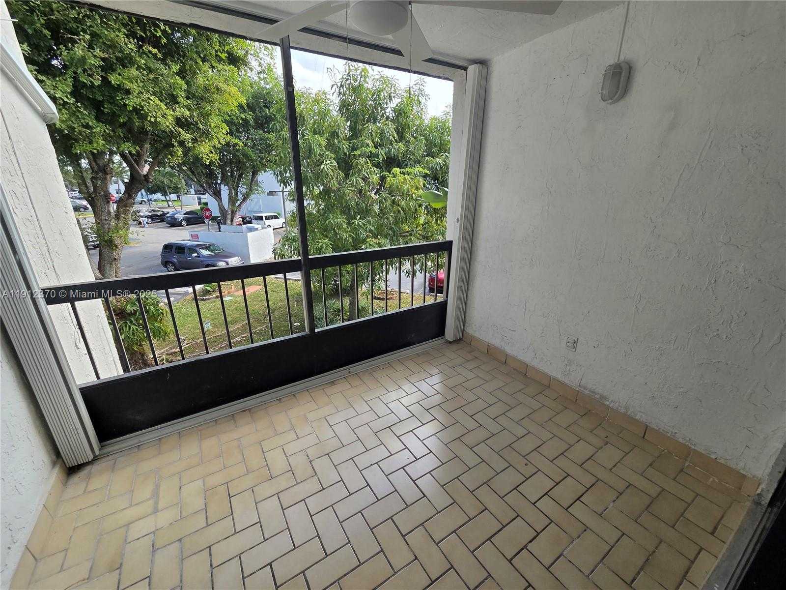 Small Image of 9433 FONTAINEBLEAU BLVD #212, Miami Number 8