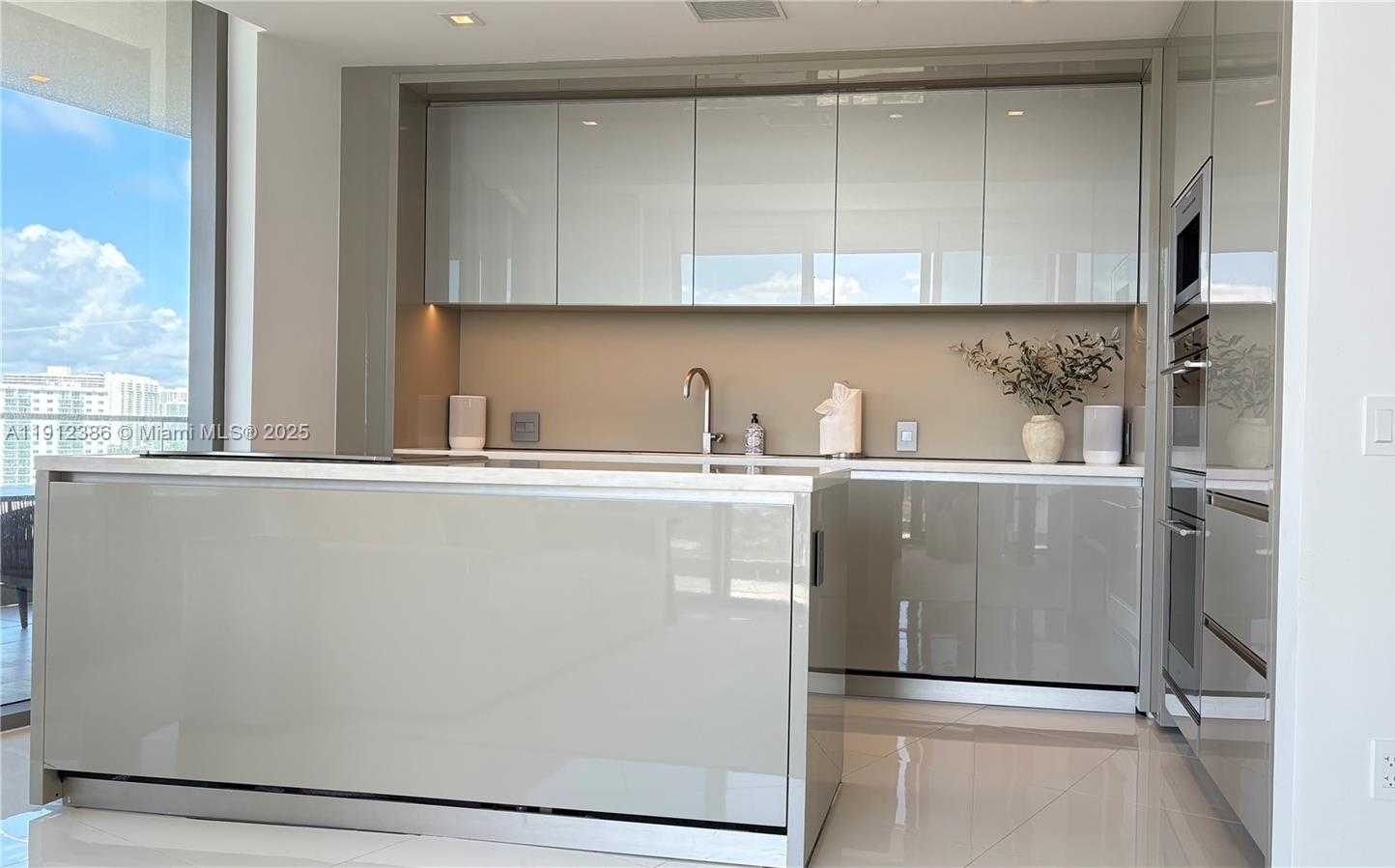 Small Image of 18975 COLLINS AVE #905, Sunny Isles Beach Number 4