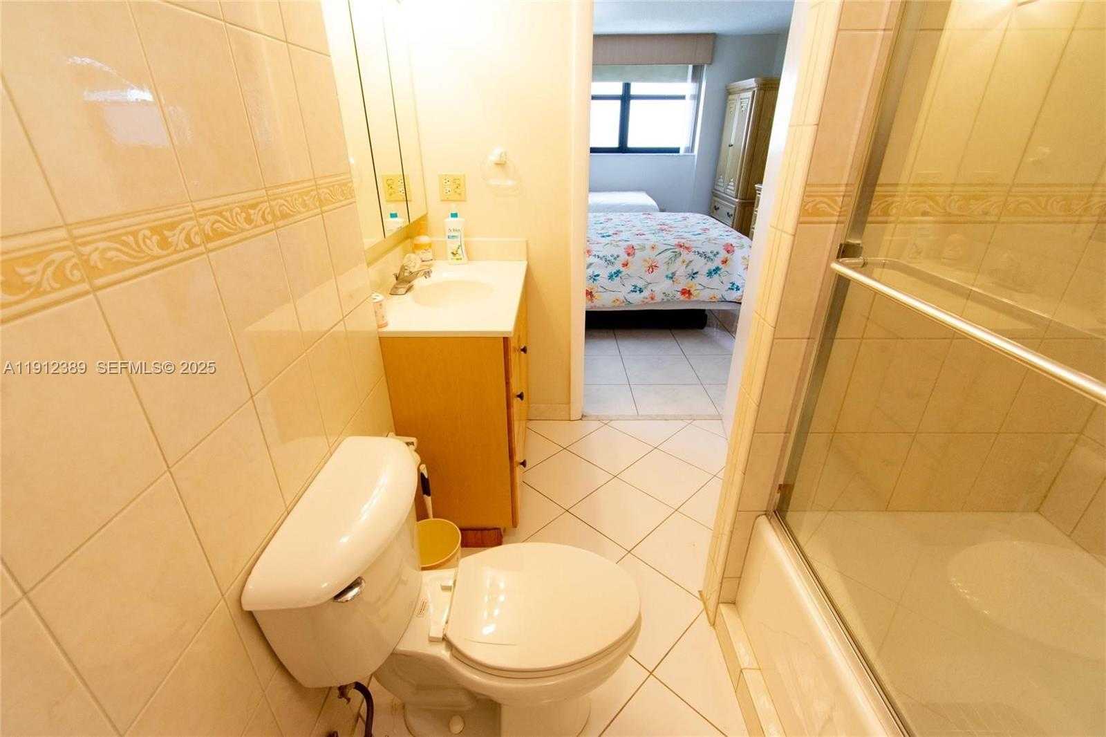 Small Image of 1621 COLLINS AVE #406, Miami Beach Number 14