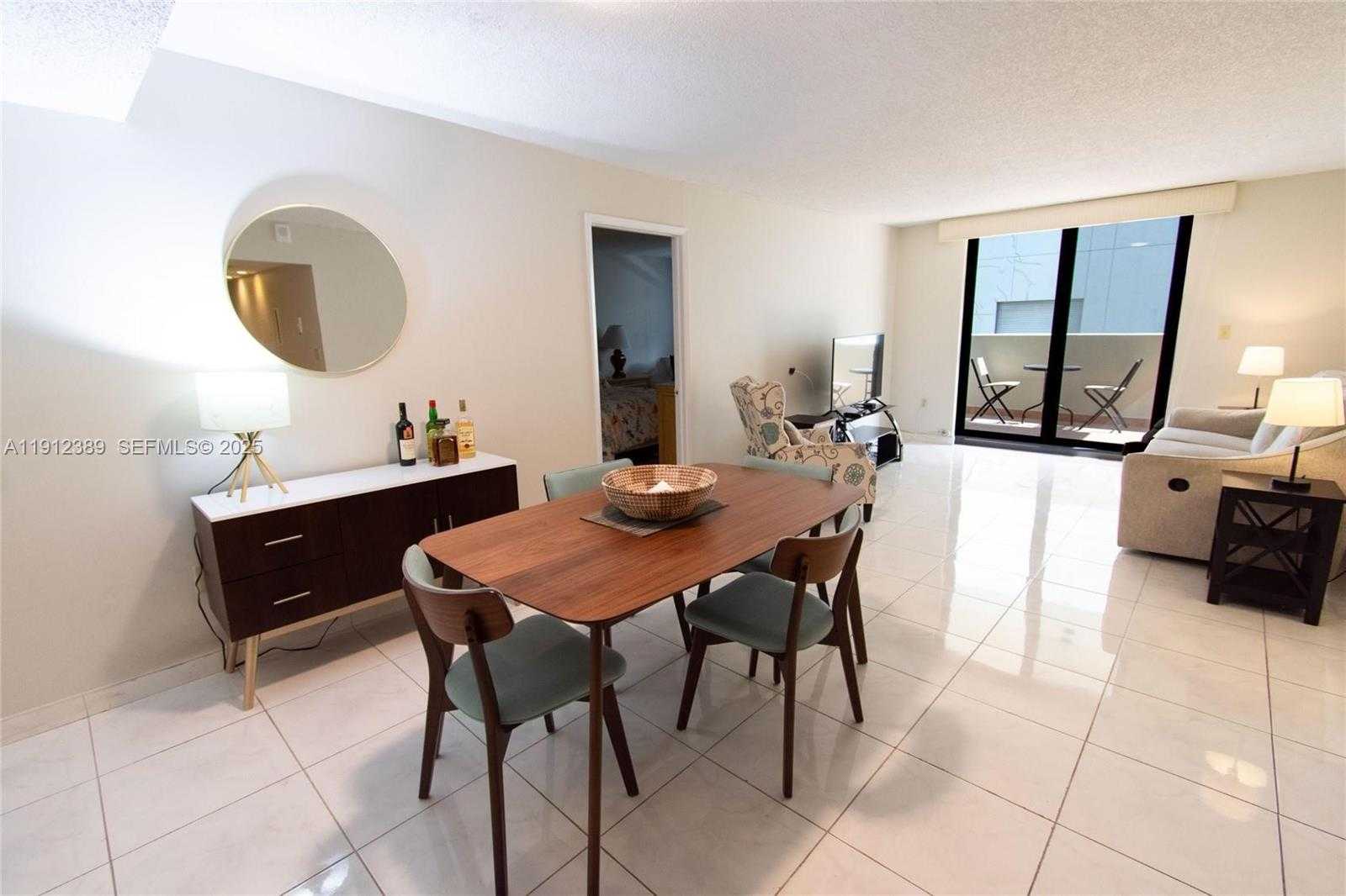 Small Image of 1621 COLLINS AVE #406, Miami Beach Number 4