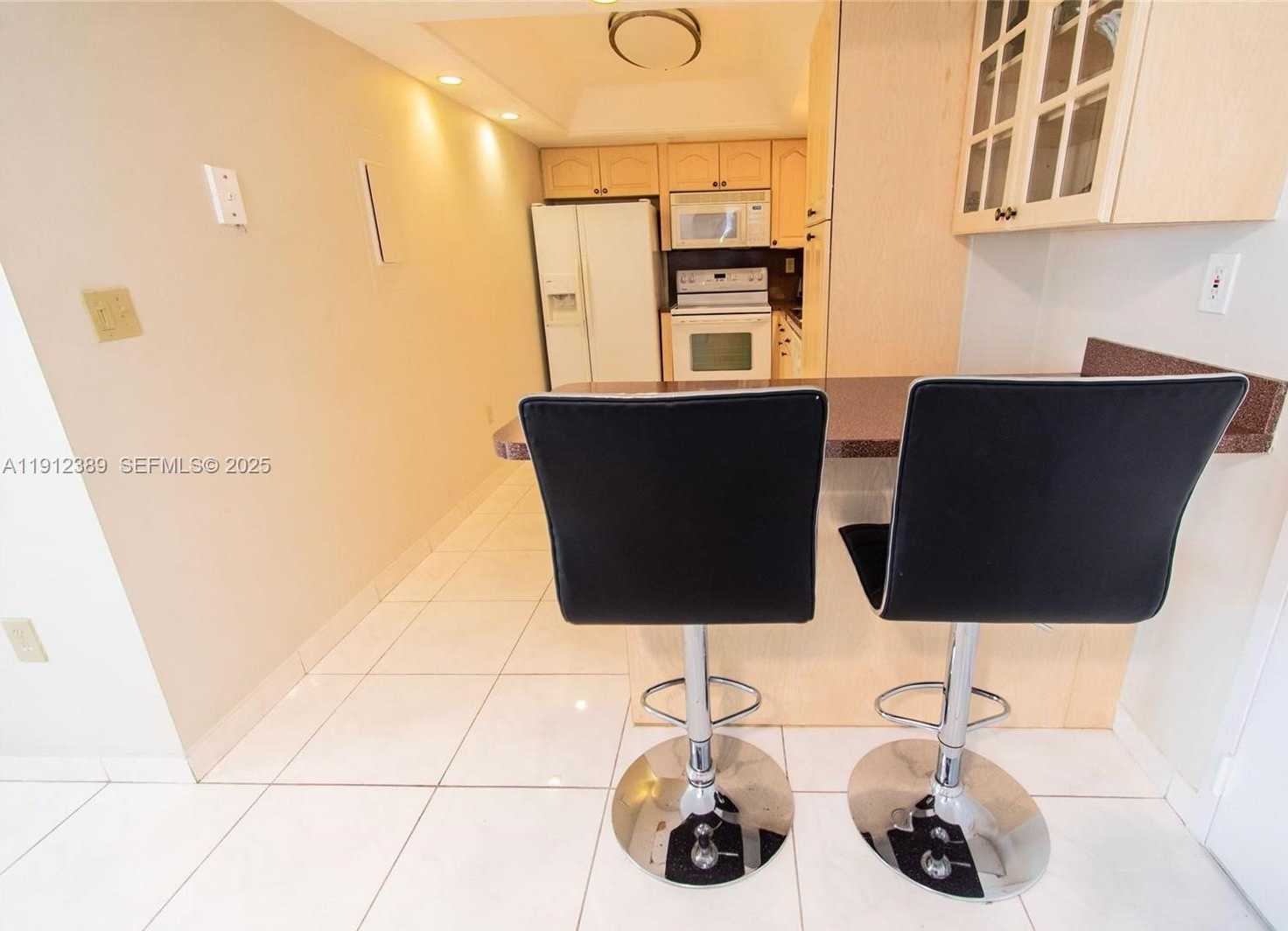 Small Image of 1621 COLLINS AVE #406, Miami Beach Number 9