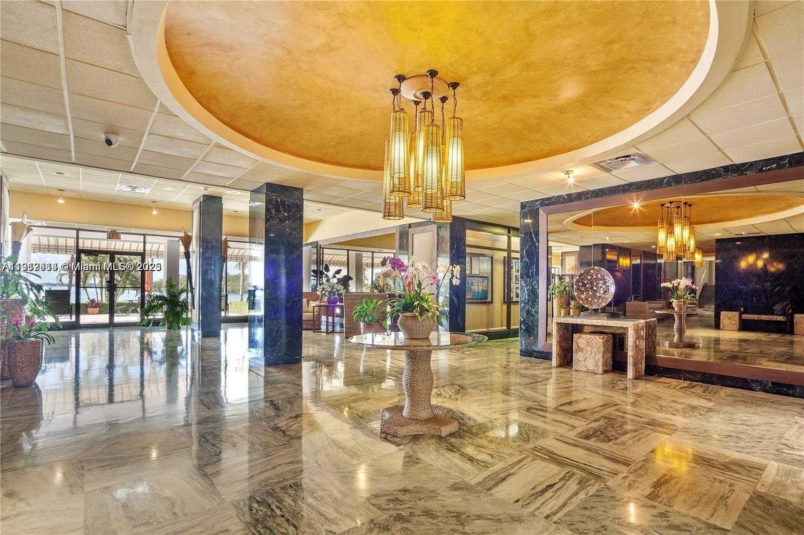 Small Image of 500 BAYVIEW DR #1825, Sunny Isles Beach Number 2