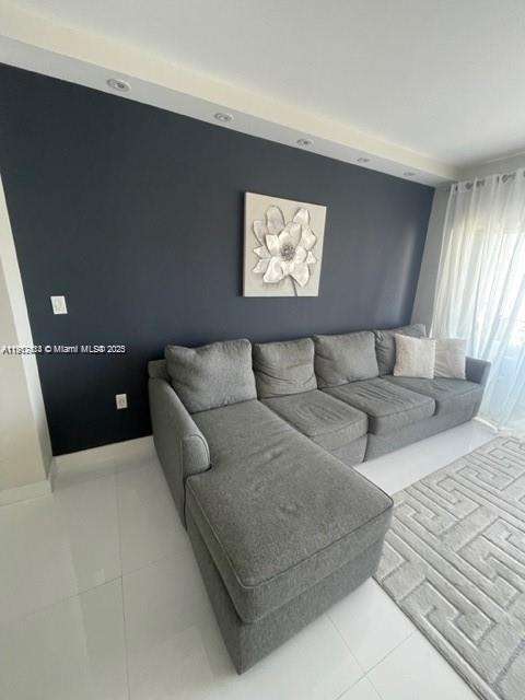 Small Image of 500 BAYVIEW DR #1825, Sunny Isles Beach Number 20