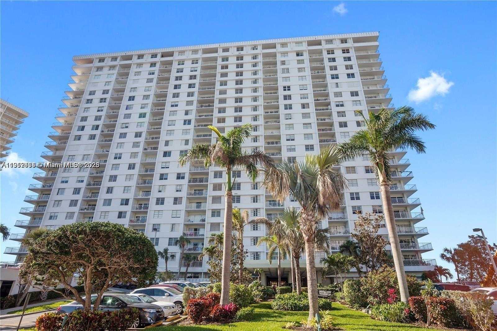 Small Image of 500 BAYVIEW DR #1825, Sunny Isles Beach Number 24