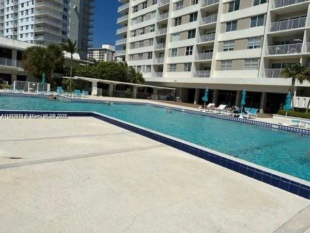 Small Image of 500 BAYVIEW DR #1825, Sunny Isles Beach Number 4