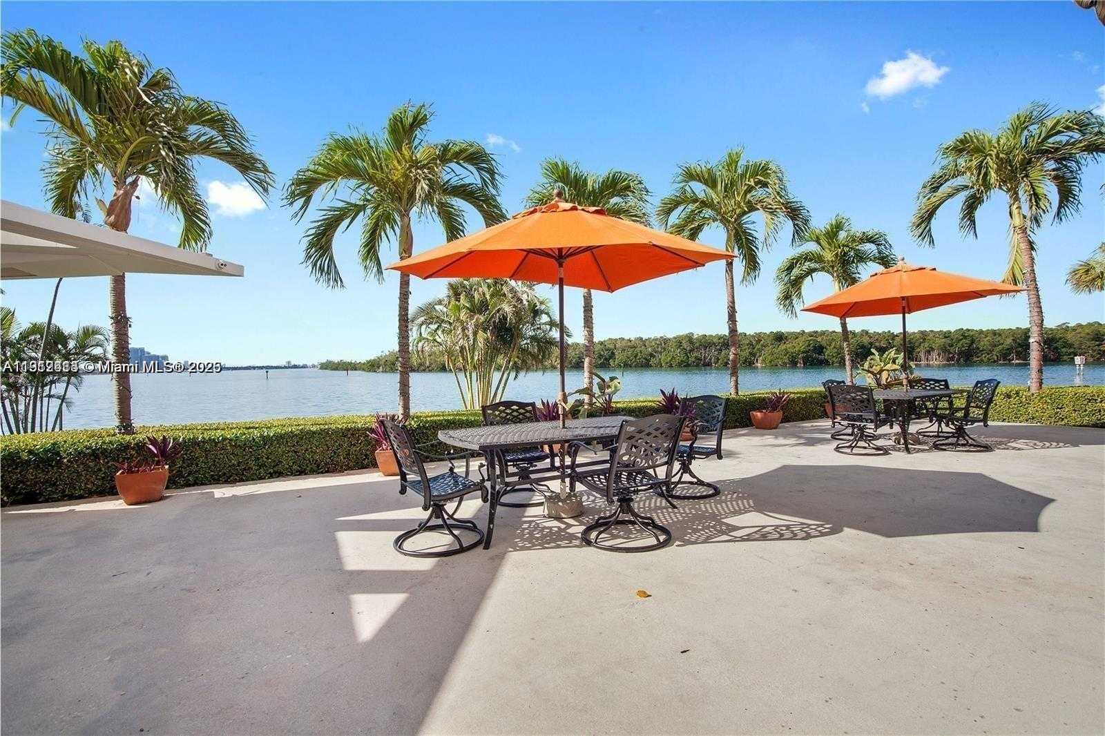 Small Image of 500 BAYVIEW DR #1825, Sunny Isles Beach Number 5