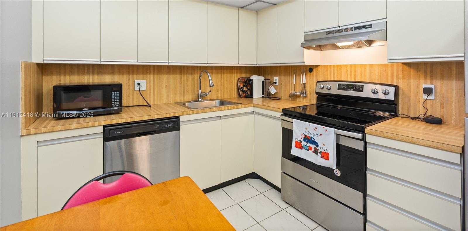 Small Image of 2500 PARKVIEW DR #1604, Hallandale Beach Number 10