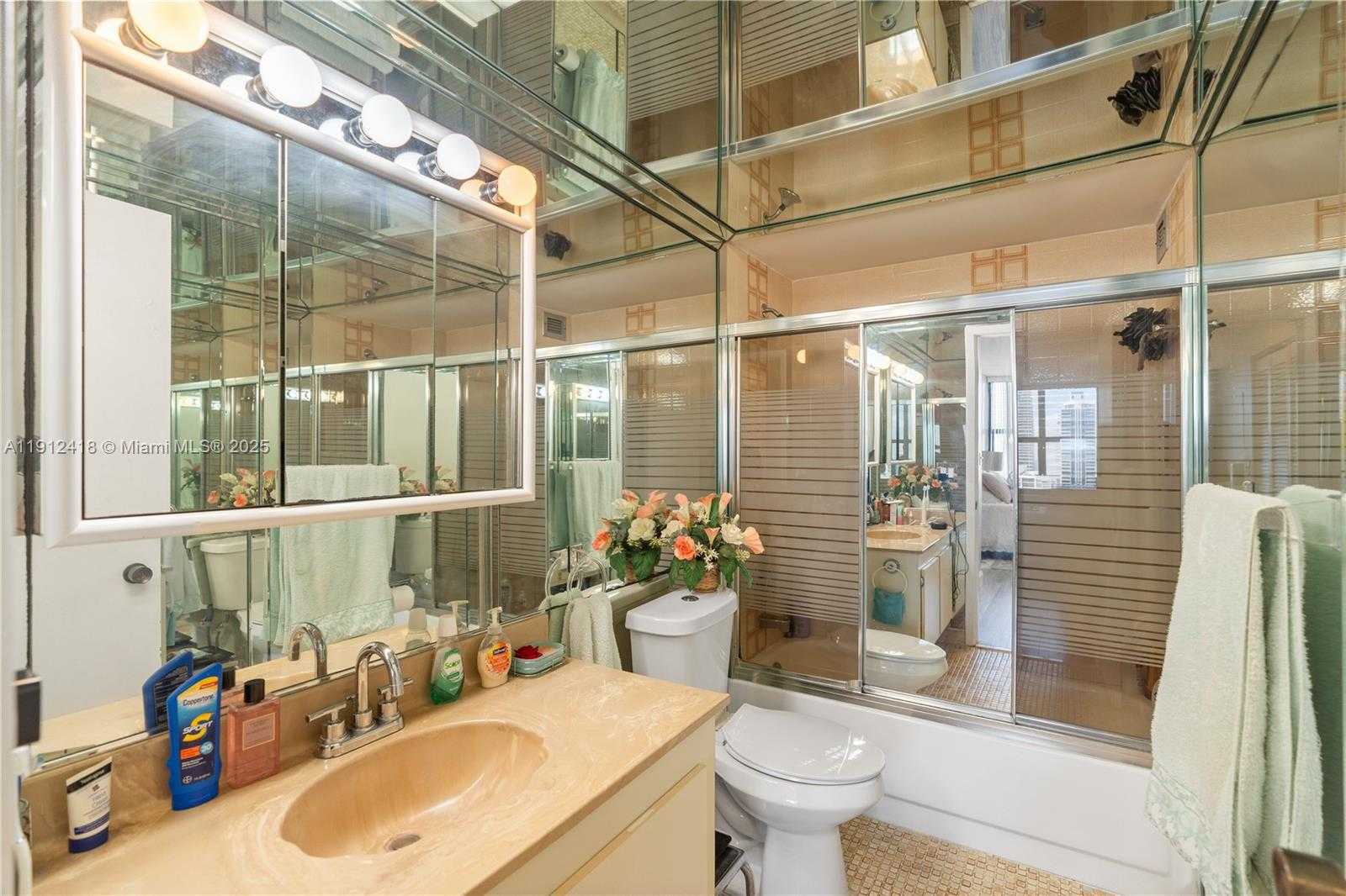 Small Image of 2500 PARKVIEW DR #1604, Hallandale Beach Number 16