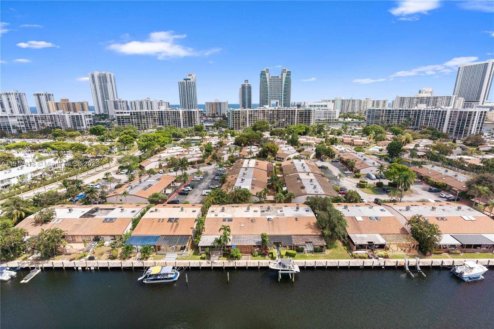 Small Image of 2500 PARKVIEW DR #1604, Hallandale Beach Number 19