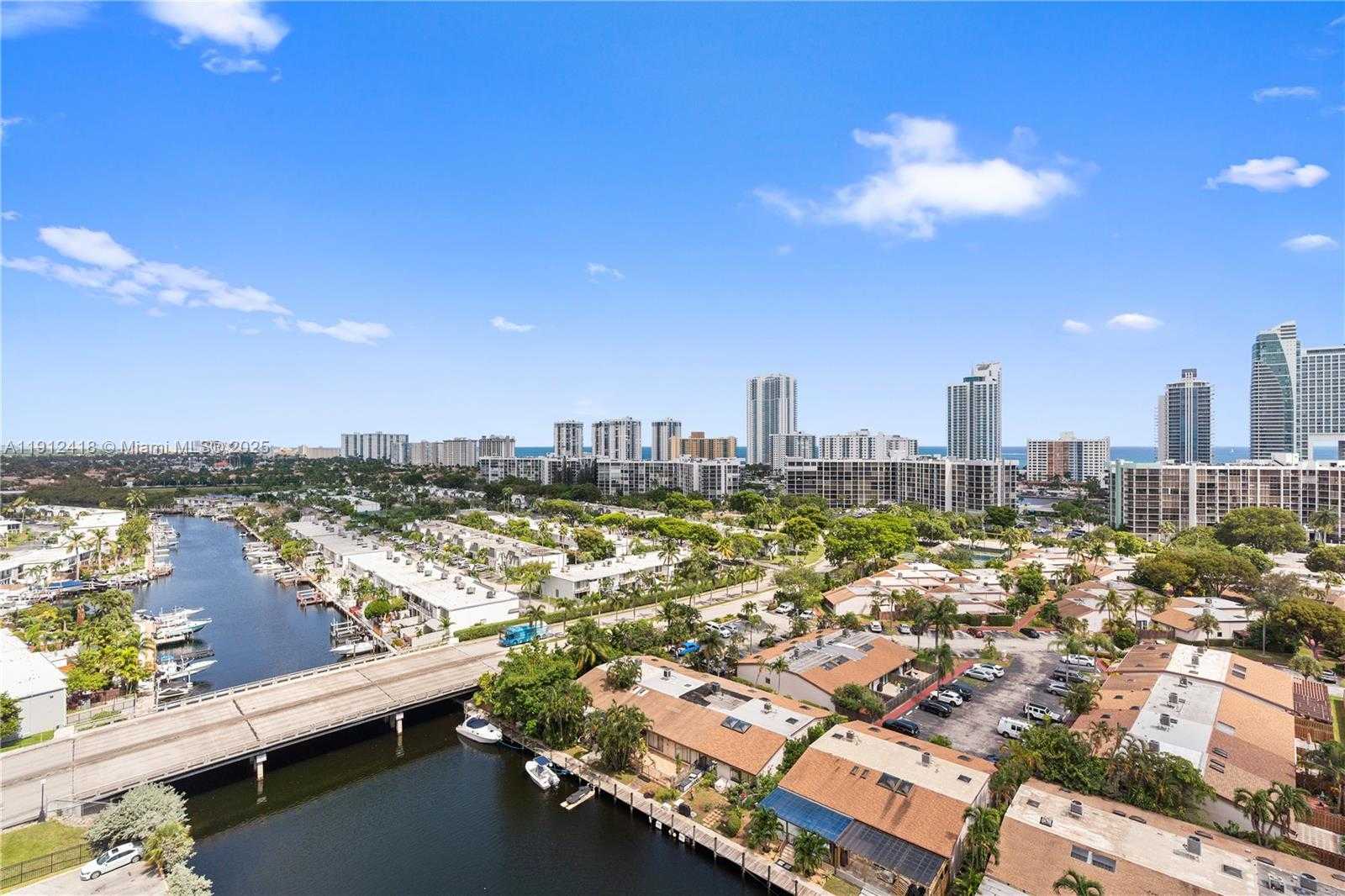 Small Image of 2500 PARKVIEW DR #1604, Hallandale Beach Number 21