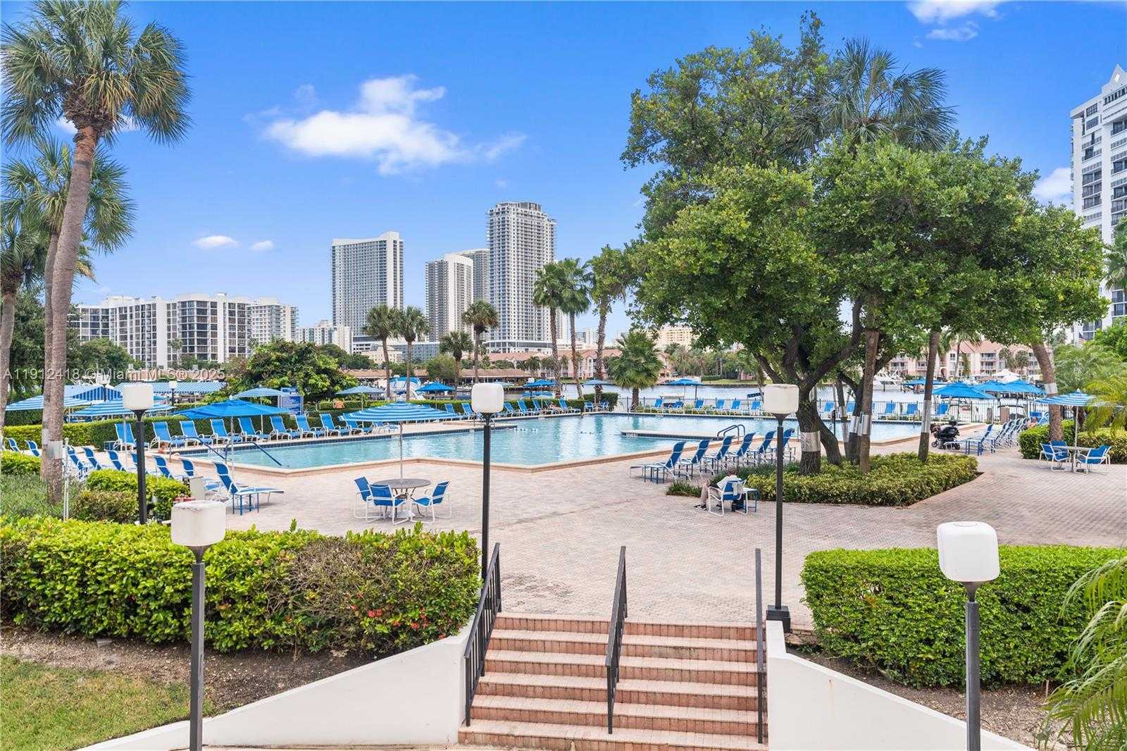 Small Image of 2500 PARKVIEW DR #1604, Hallandale Beach Number 23