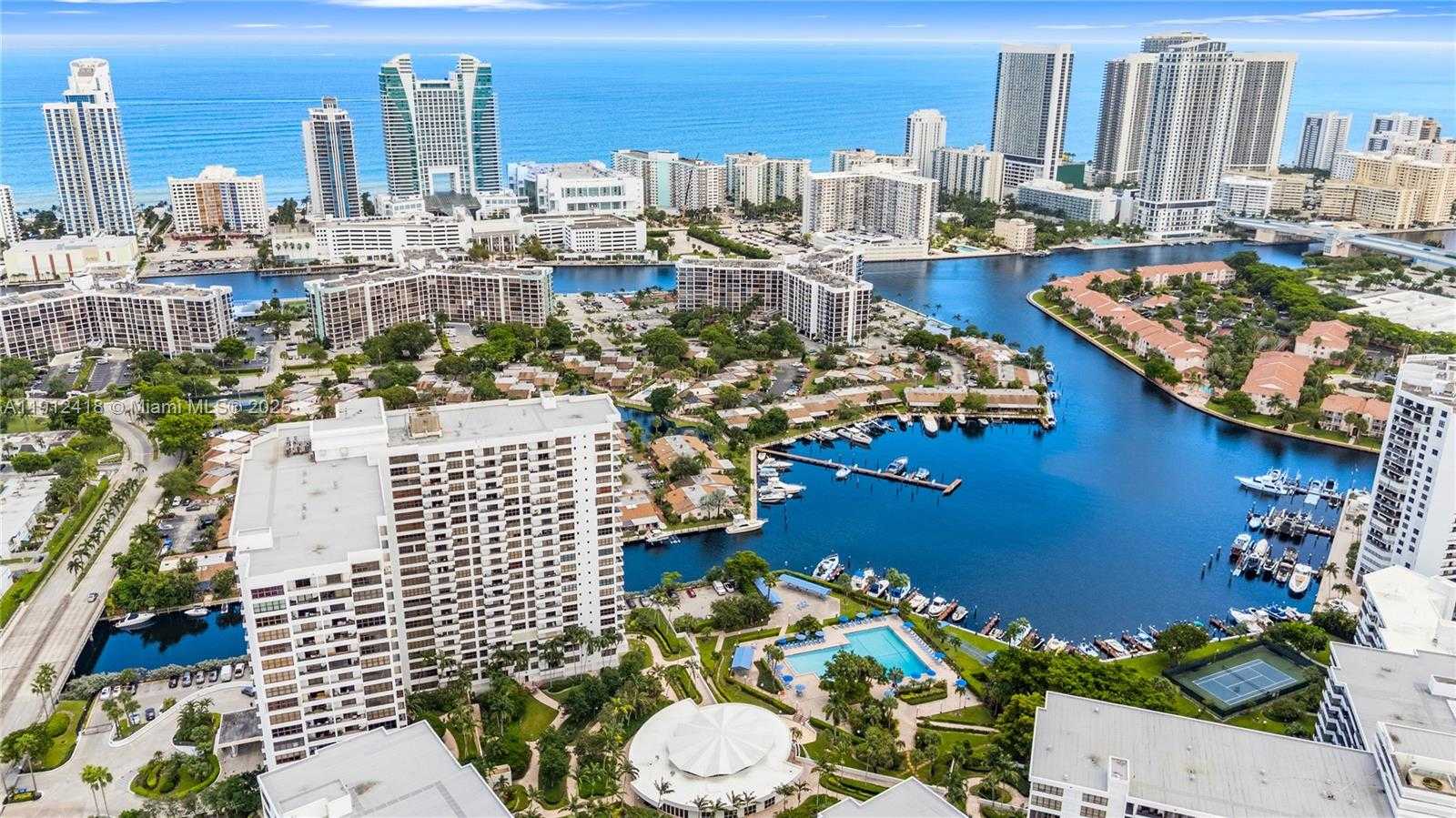 Small Image of 2500 PARKVIEW DR #1604, Hallandale Beach Number 31
