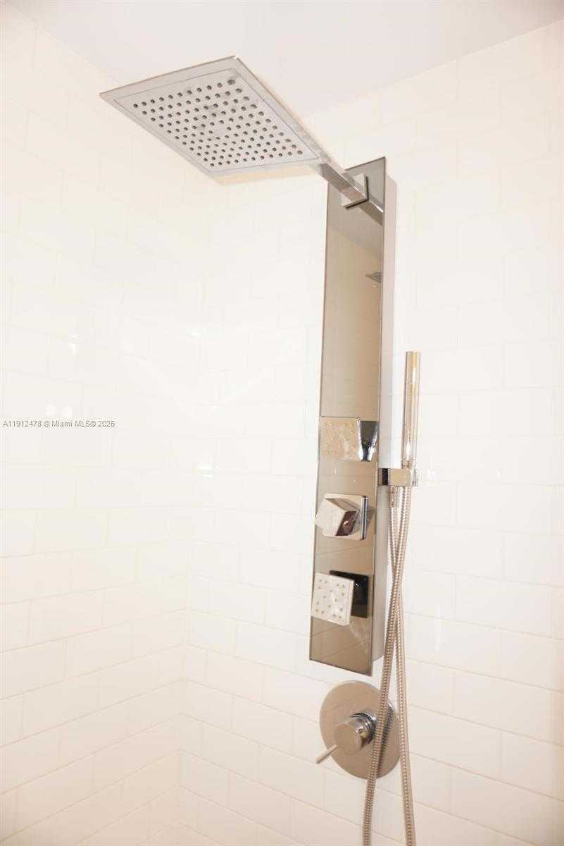 Small Image of 151 SOUTH EAST 1ST ST #3304, Miami Number 18