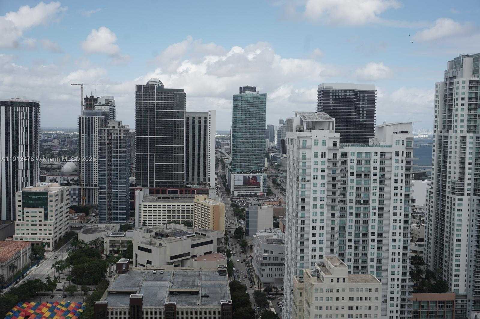 Small Image of 151 SOUTH EAST 1ST ST #3304, Miami Number 25