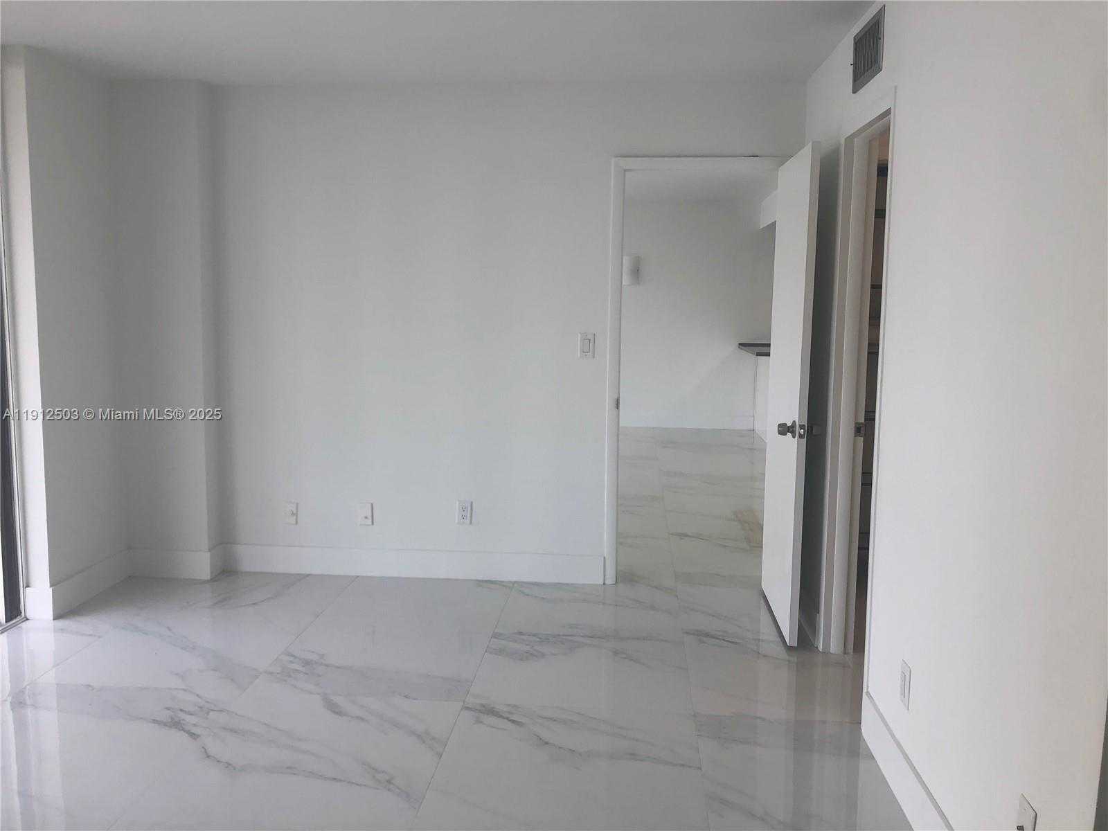 Small Image of 1440 BRICKELL BAY DR #709, Miami Number 12
