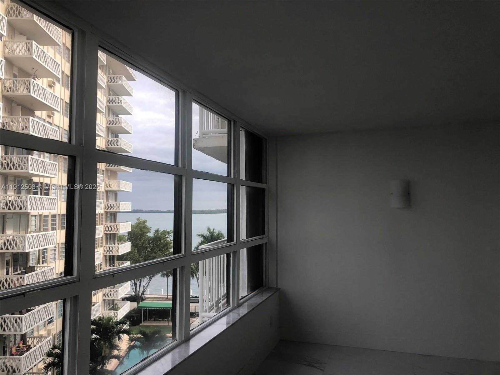 Small Image of 1440 BRICKELL BAY DR #709, Miami Number 13
